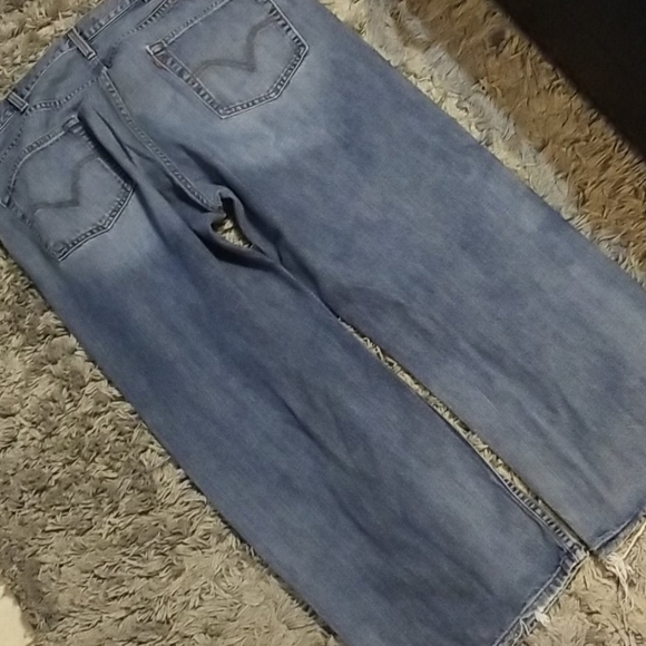 Levi's Jeans - Picture 2 of 4